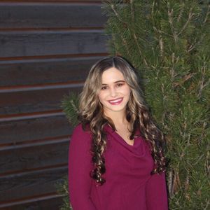 Meet your Posher, Alyssa